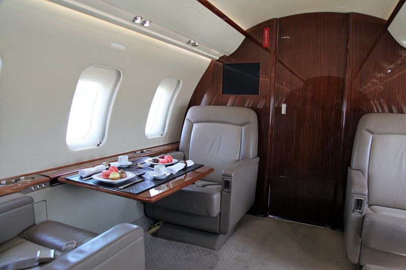 интерьер Bombardier Challenger 605